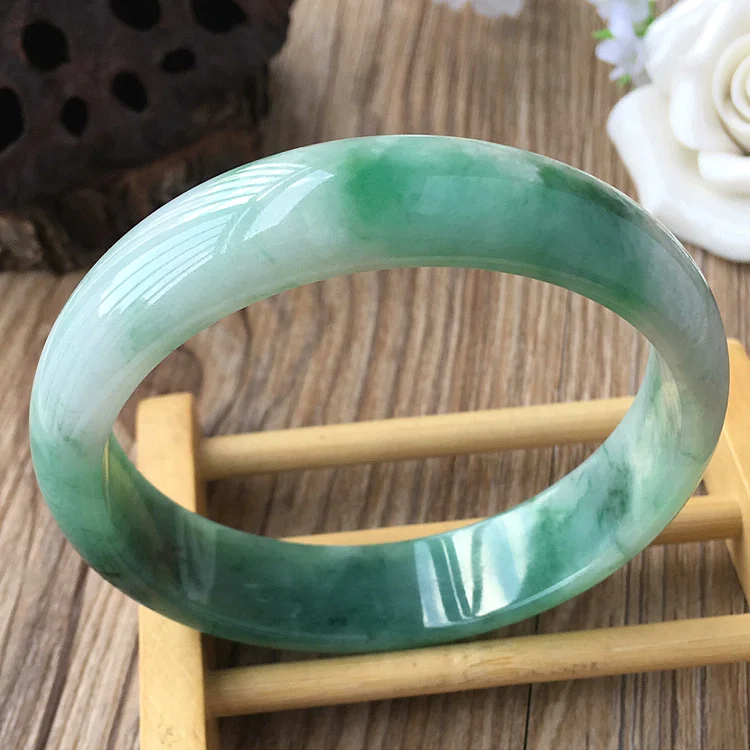 

Send Certificate Natural Myanmar Emerald Grade A Carved 54-62mm Light Green Bi-color Jade Bracelet Exquisite Princess Bracelet G