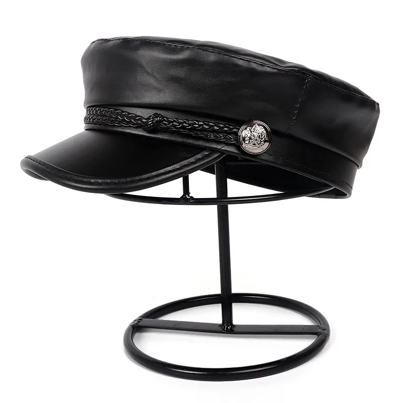 Кепка женская кожаная черная на осень/зиму 2020 | Аксессуары для одежды
