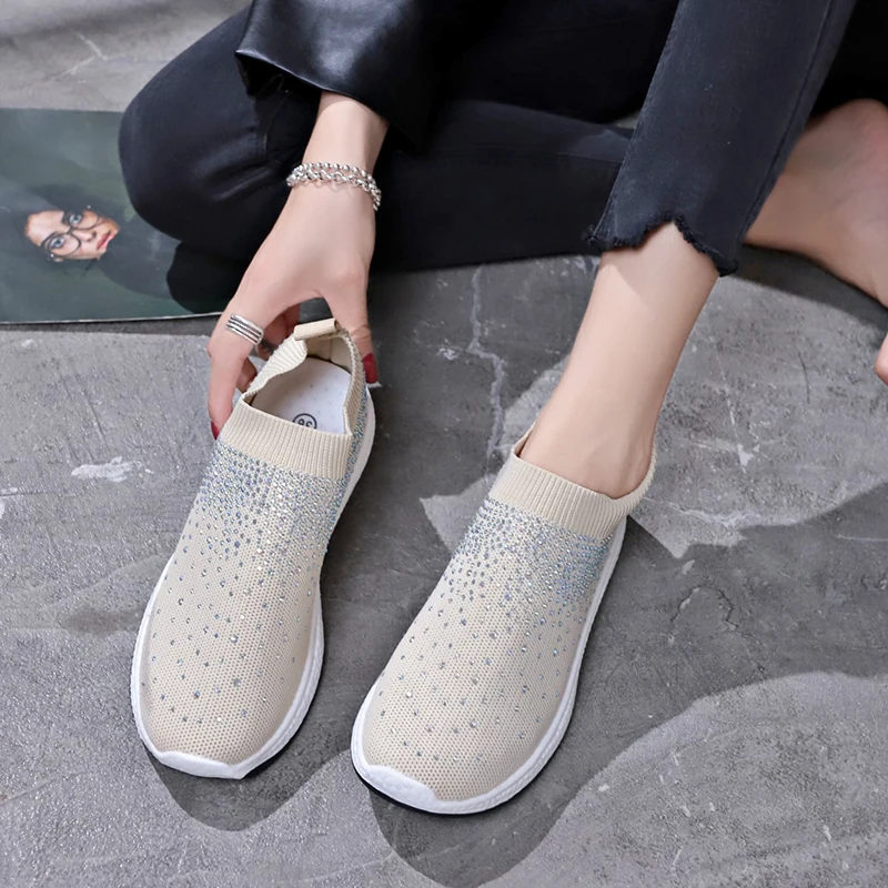 Новинка Модная обувь на плоской подошве со стразами Женские дышащие кроссовки