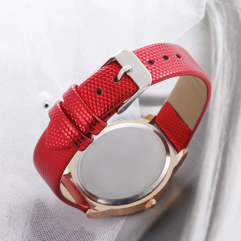 

Retro Women Watches Oval Dial Luxury Diamond Casual Leather Strap Ladies Quartz WristWatch Female Clock Gift Relogio Feminino