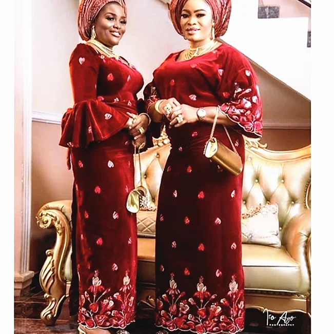 

Нигерийское французское бархатное кружево с блестками, высокое качество, новый дизайн, многоцветная бархатная кружевная ткань для одежды