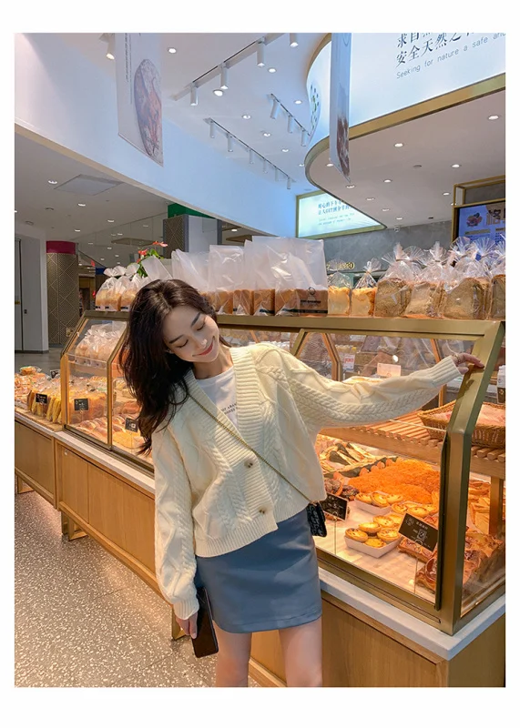 Мягкий молочно синий свитер кардиган женский короткий маленький широкий| |