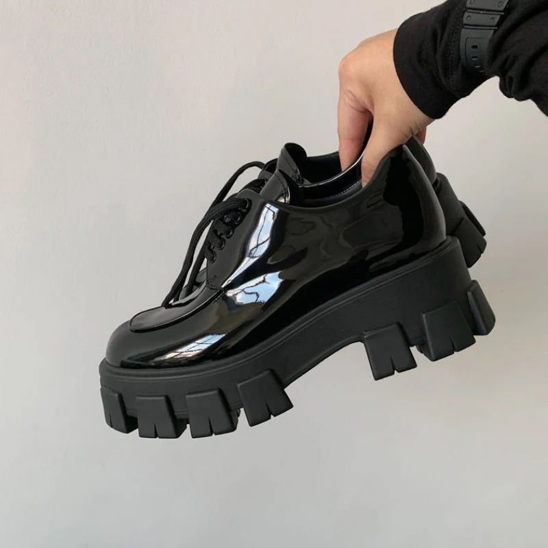 Туфли-оксфорды женские из лакированной кожи на плоской платформе без застежки |