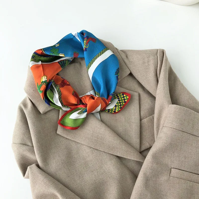 

2020 Hot Hijab Winter Scarf 100% Silk Scarves Brand Spring Square Satin Small Squares Female Pashmina Poncho Foulard Bandana