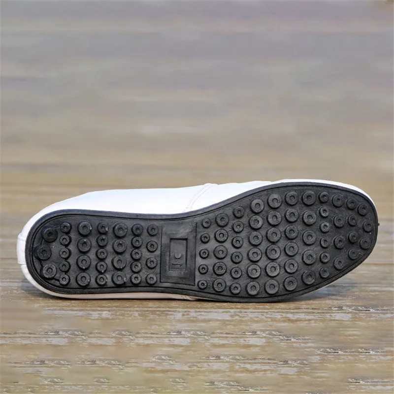 

2021 Breathable Solid Color Slip Men Driving Shoes Spring and Autumn New Style Breathable Men's Peas Shoes The British Sneakers