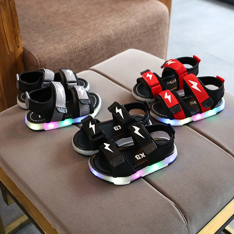 

Factory wholesale 2021 summer boys sandals children LED light shoes girls beach shoes Korean hollow breathable lightning childre