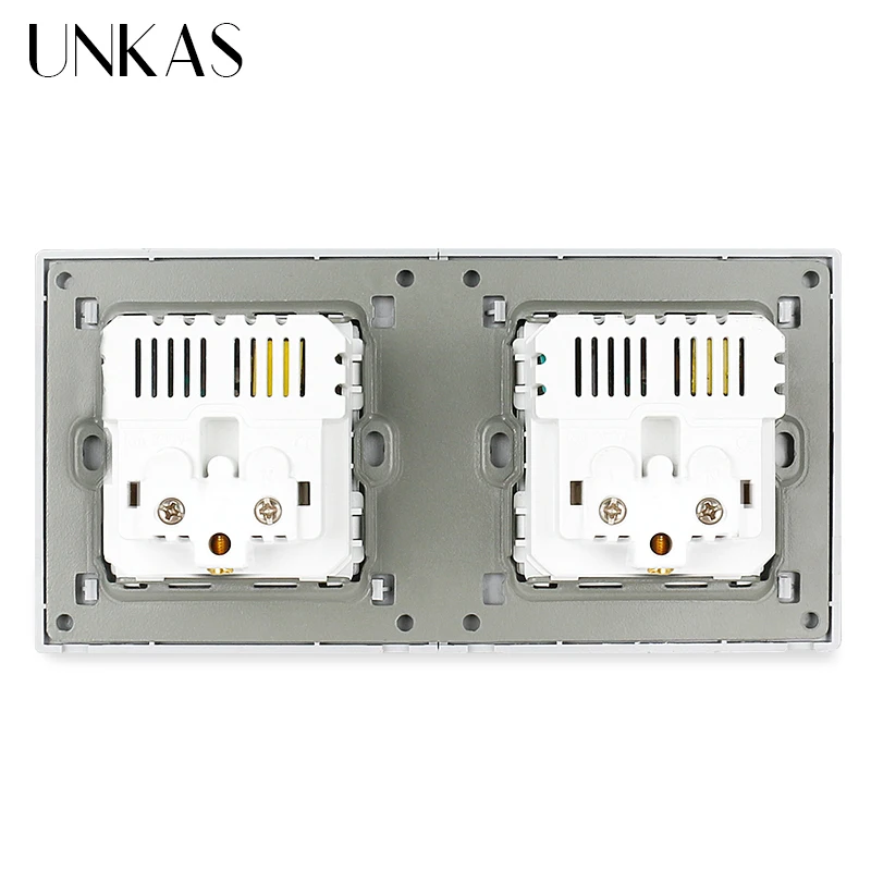 Черная пластиковая настенная розетка UNKAS из поликарбоната с 4 USB-разъемами