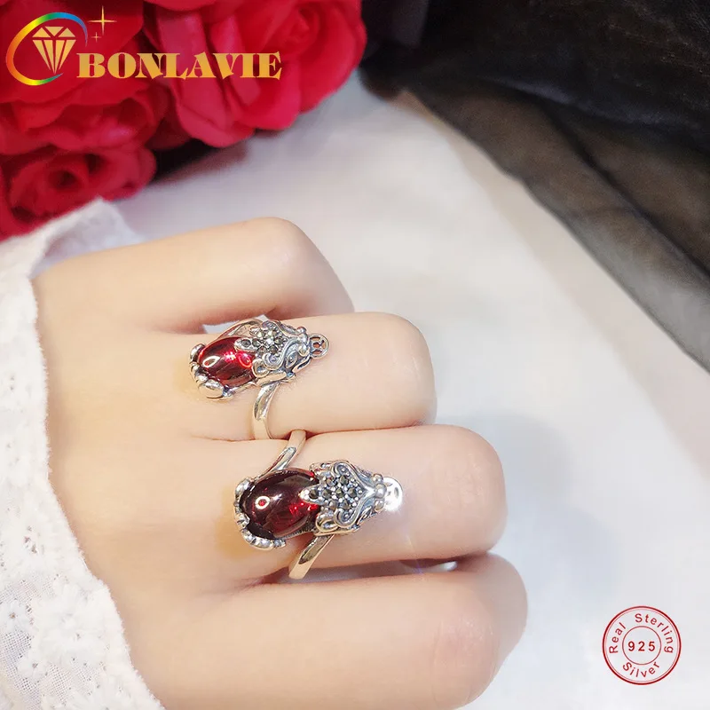 

Женское кольцо из чистого серебра 925 пробы с гранатом