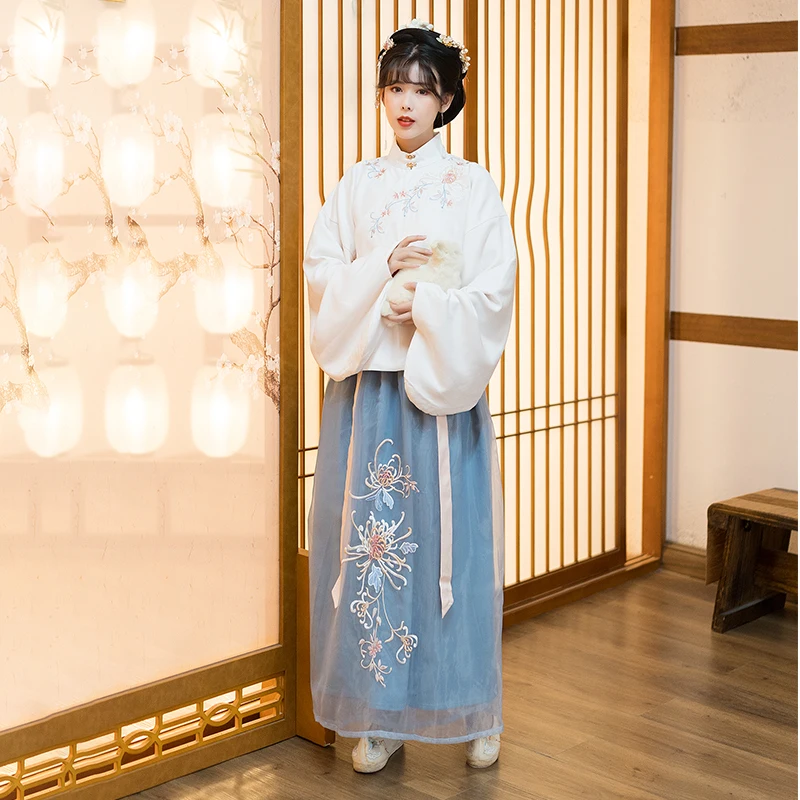 

2021 традиционная одежда династии Мин с вышивкой для женщин белые топы синяя юбка новый стиль ханьфу одежда для классических танцев