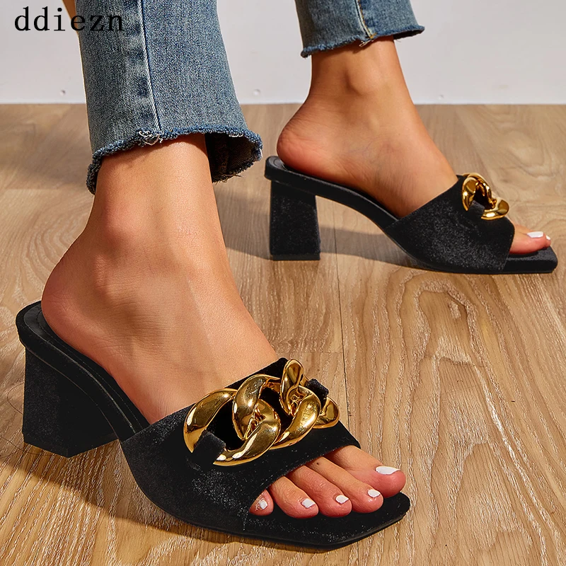 

Туфли-лодочки женские из флока, высокий каблук, повседневные сандалии, металлическая цепочка, квадратный носок, высокий каблук, лето 2021