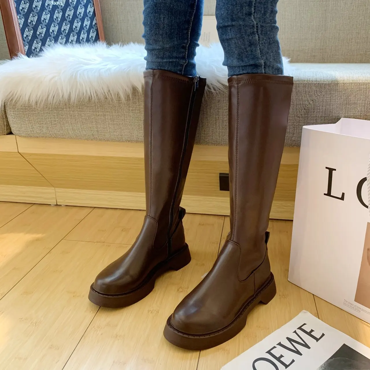 

2021 New Women's Luxury Fashion Winter Warm Fur Leather Shoes Thick-soled Fashion Women's Boots New Boots