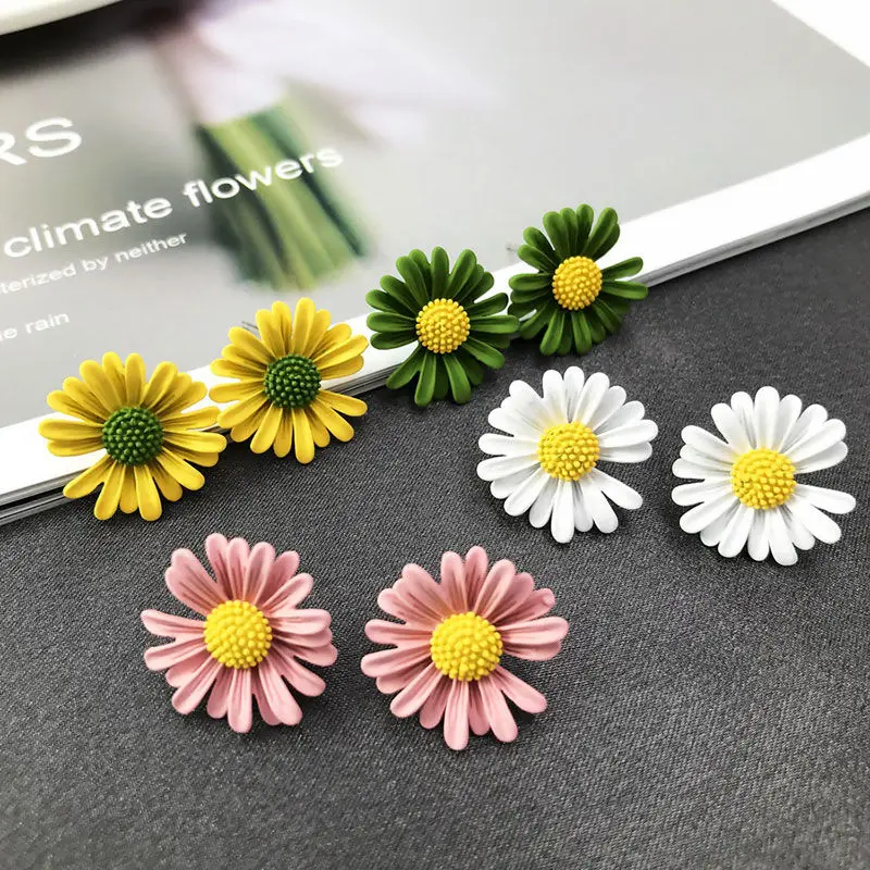 

Cute Daisy Flower Stud Earrings for Women 2020 Korean Alloy Plant Earrings Fashion Jewelry Party