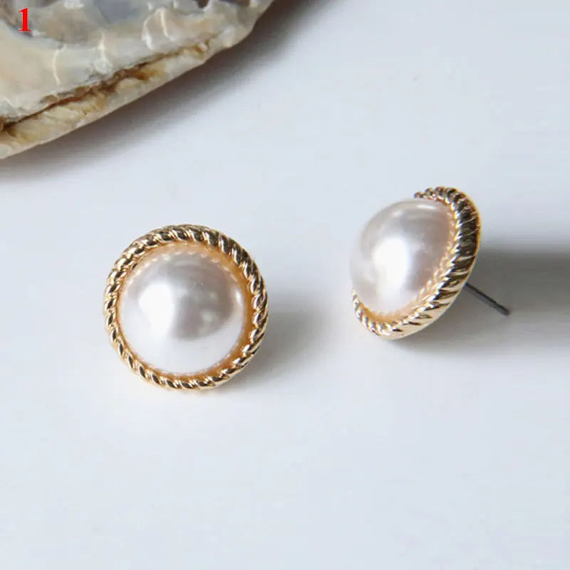 

Vintage Round Metal Stud Earrings Women Girls Sweet Fashion Temperament Gold Ear Stud Circle Pearls Stone Jewelry Gifts