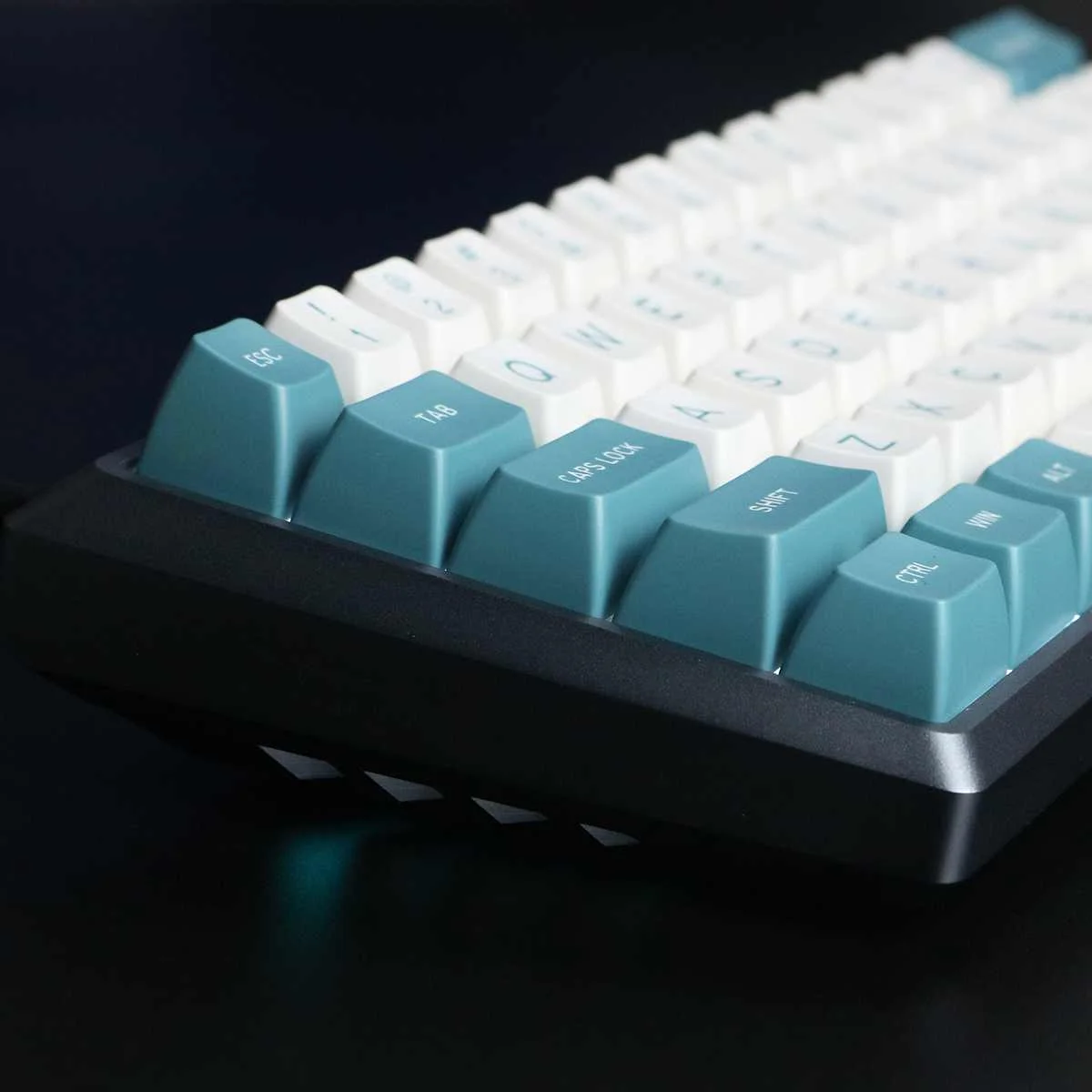 Shark60 Mechanical Keyboard Shell Anodized CNC Metal Keyboard Base for 60% DIY Customized Mechanical Keyboards