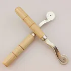 1 шт. набор швейных инструментов с деревянной ручкой, практичный закрученный край, трассировка, колесо, портной стежок, маркер GI976529
