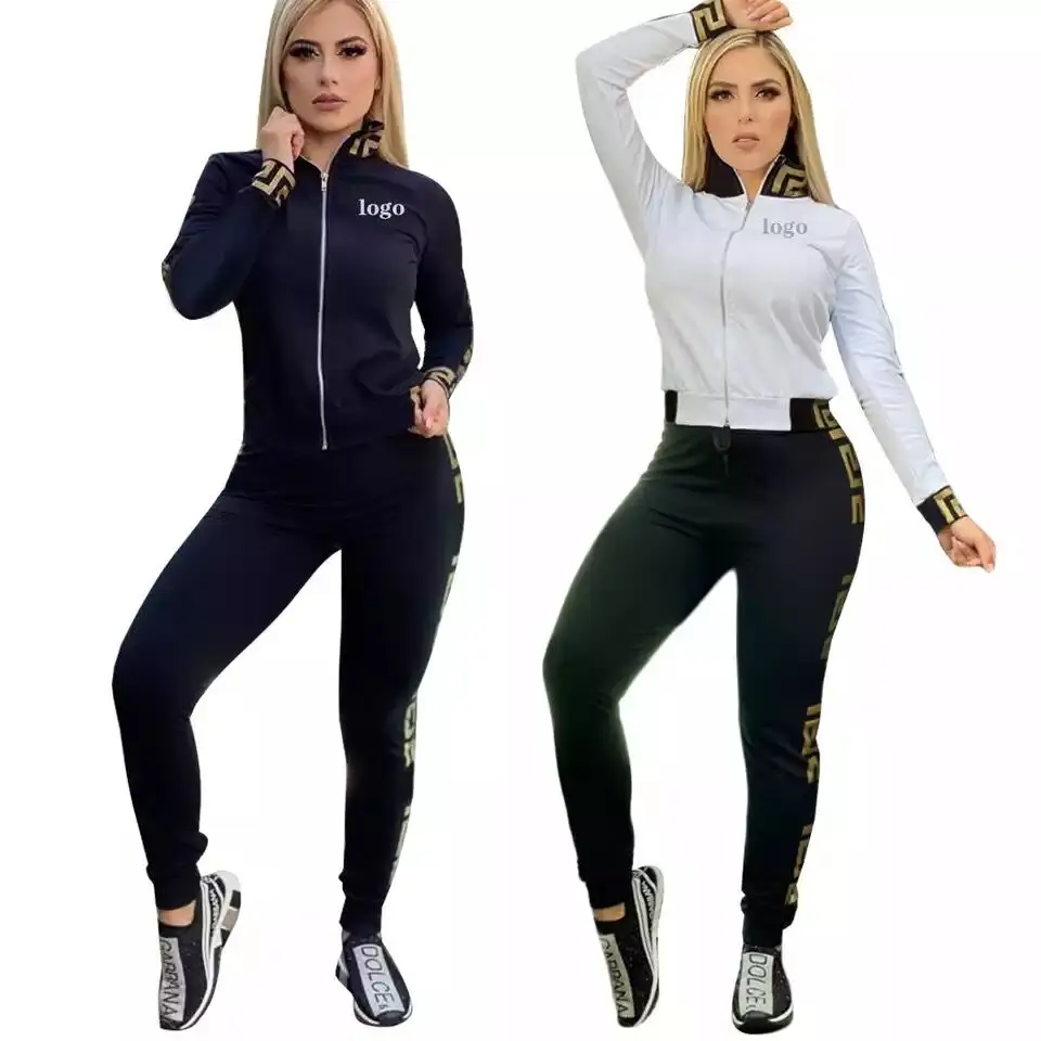 

Женский спортивный костюм-двойка с надписью Lucky Label