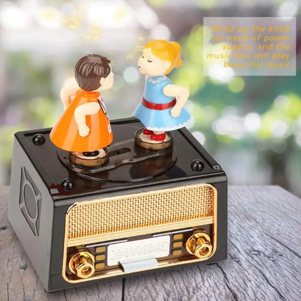 Kissing Couple Doll Music Box Classic Radio Player Clockwork ABS Jewelry Girls Hand Crank Mechanism Christmas Gift | Дом и сад