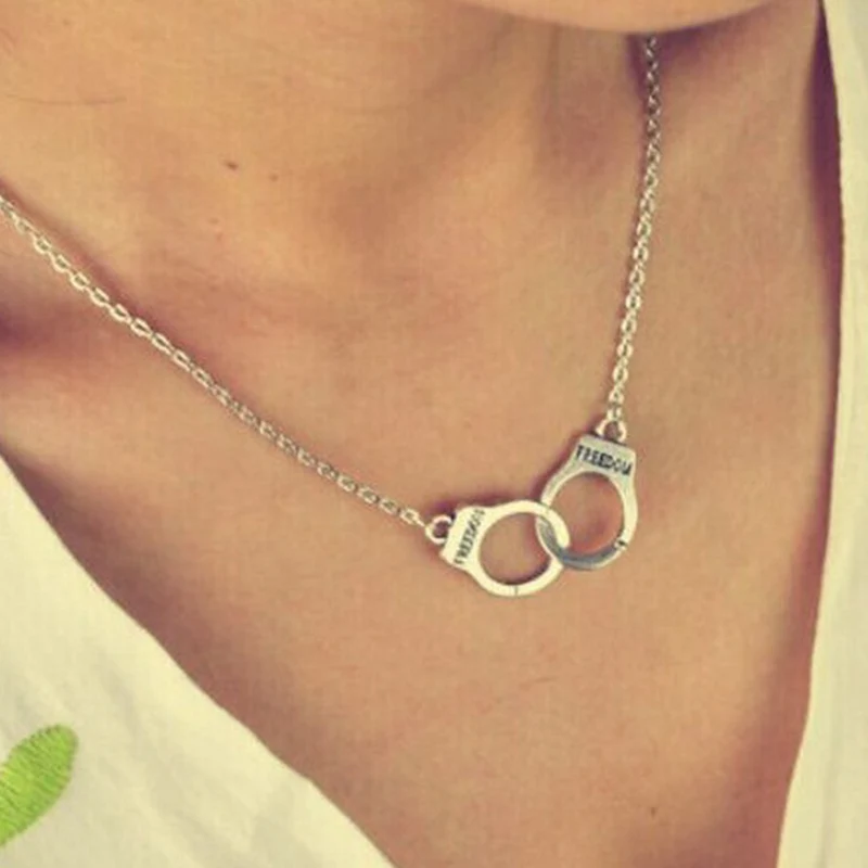 

Steampunk Fashion Chain Jewelry Lover's Collares Valentine's Day Gifts Fashion Handcuff Pendant Necklace for Women Men