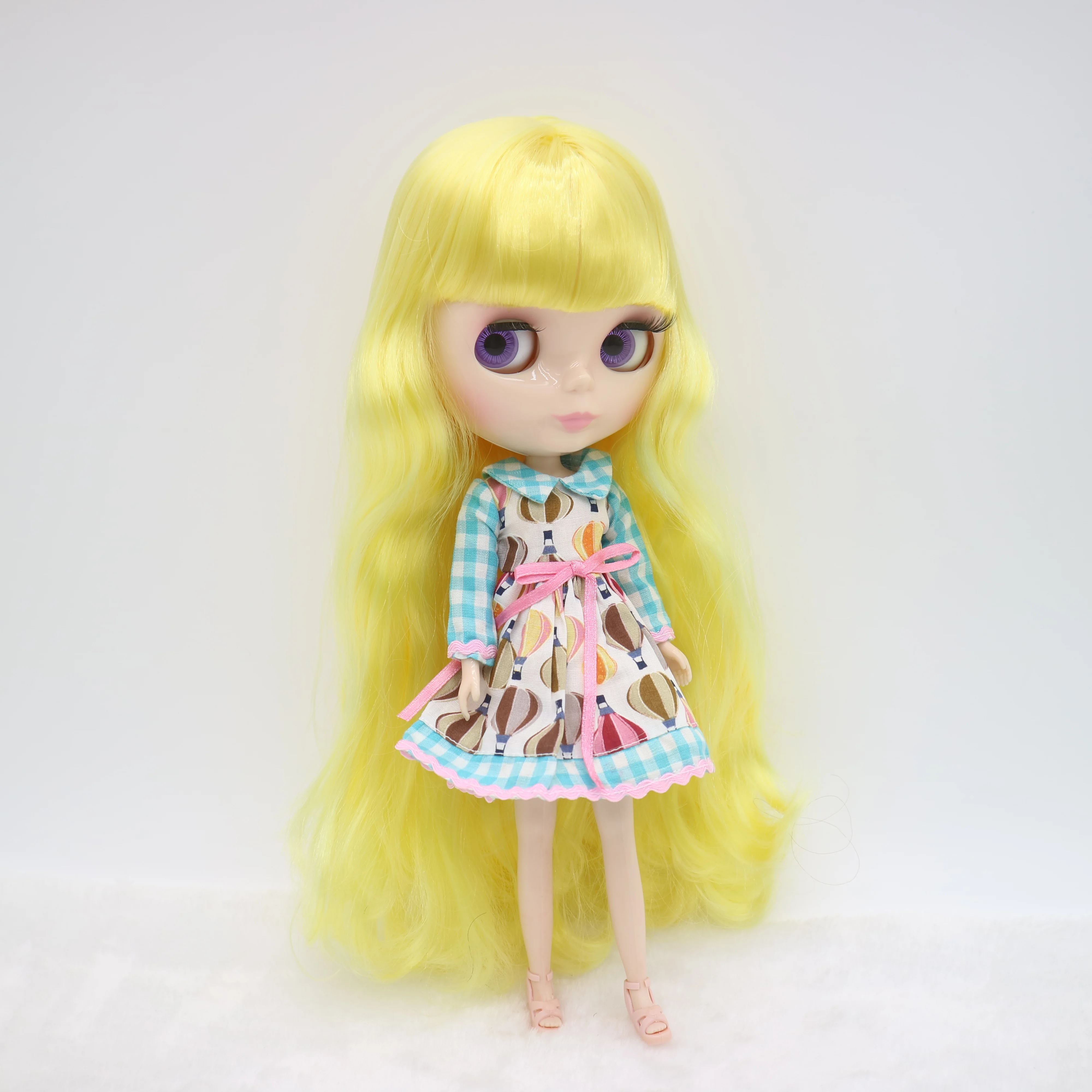 Бесплатная доставка кукла с желтыми волосами и большими глазами Blyth продажа
