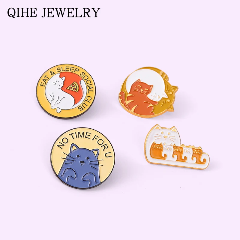

Sleep Social Club Enamel Pins Badge Cartoon Kitty Cat Brooches for Women Cute Round Lapel Pin Bag Clothes Jewelry Gift Wholesale