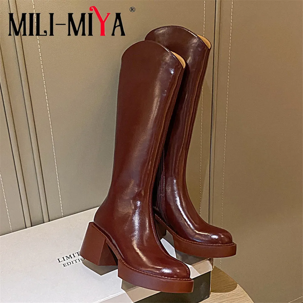 

Женские лакированные сапоги до колена на массивной платформе, с круглым носком