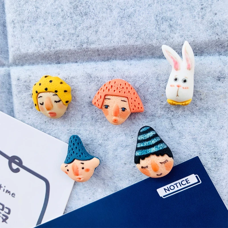 

15Pcs Multi-purpsoe Decorative 3D Pushpins Set Classic Cartoon Figures Theme Thumb Tacks Set for Cork Boards Photo Wall