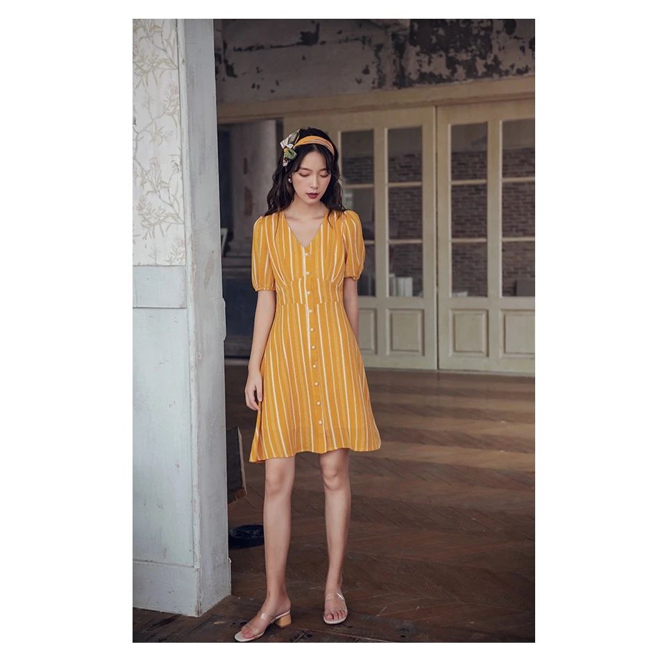 

2020 New Summer Vintage Temperament Seaside Vacation High-waisted V-neck Striped Pearl Button Short Dress Casual Women's Clothes