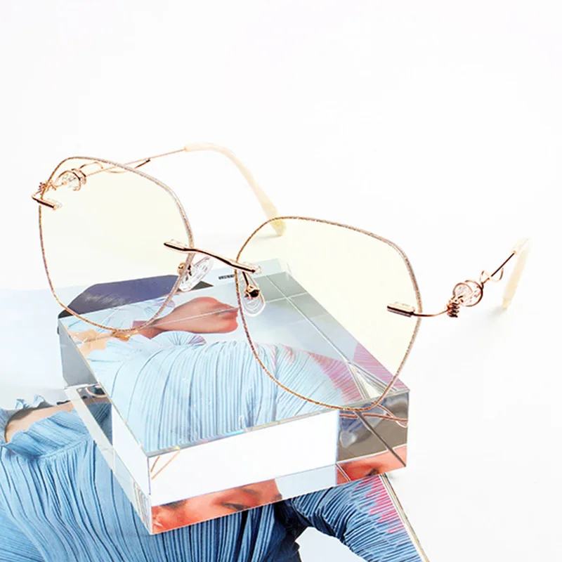 

2020 New ins Rhinestone Eyeglass Frames Blue Reflective Clear lens Women Shining Eye Glasses Frames Eyewear Decoration Oculos