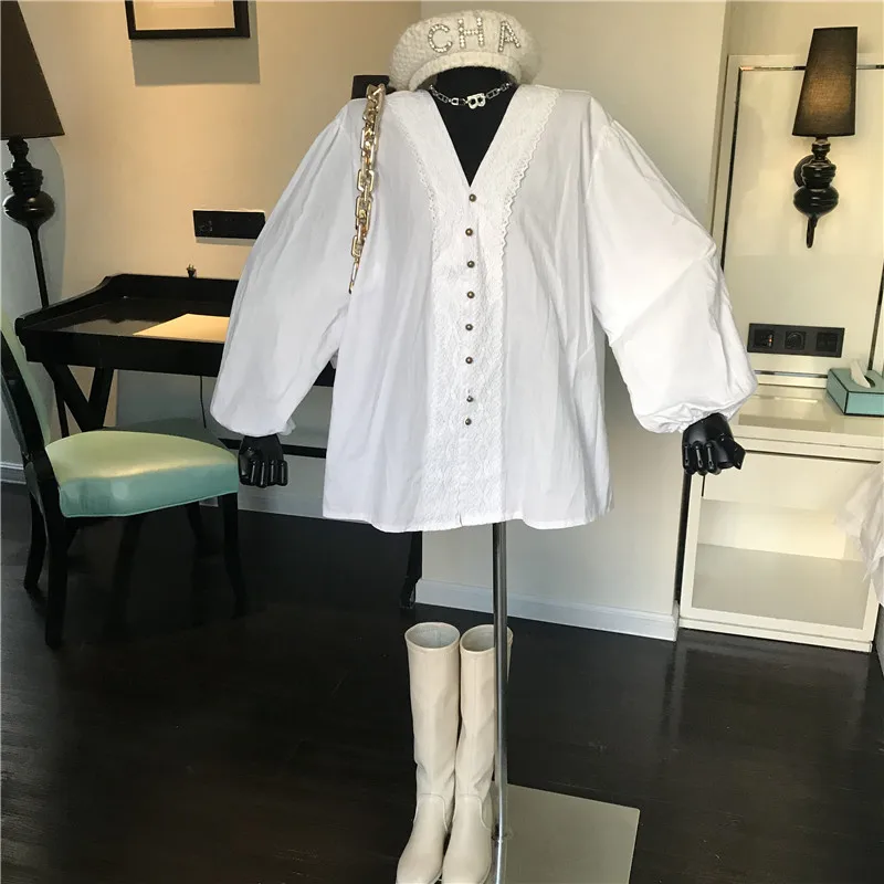 

Women's Spring Summer Niche Design Long-sleeved V-neck White Blouse New Loose Casual Korean Sweet Lace Hem Breasted Blouse Shirt