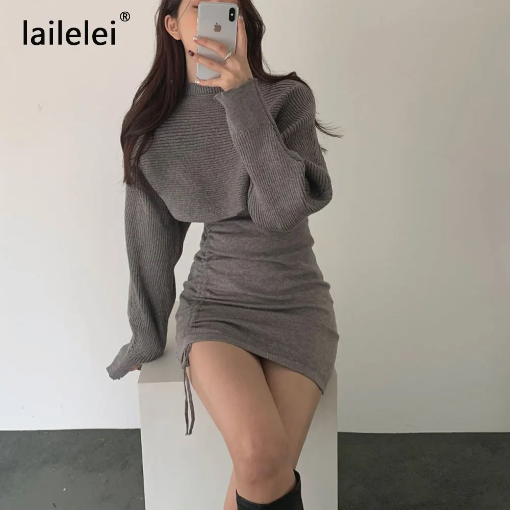 Женское Трикотажное короткое платье-свитер черное облегающее платье-двойка с