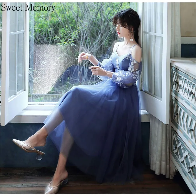 Женское платье подружки невесты Sweet Memory голубое длиной до колена с аппликацией и