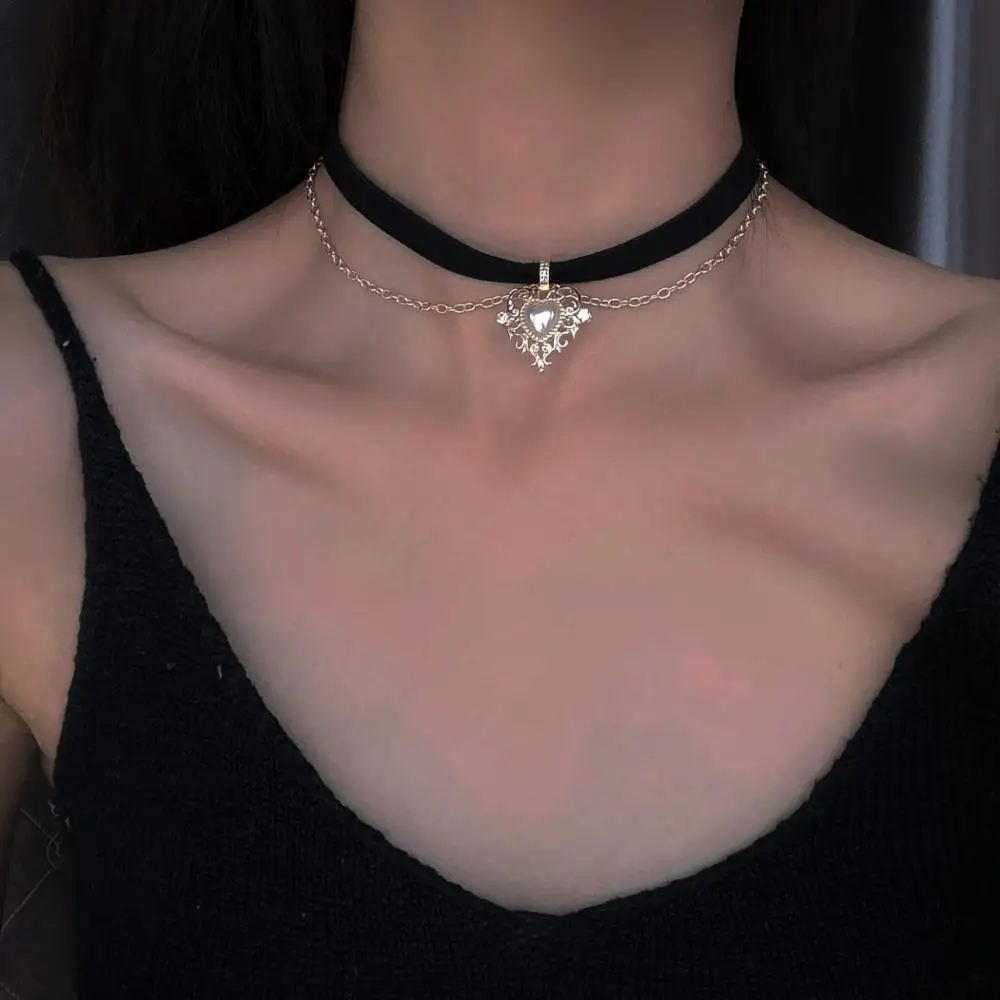 

Retro girl velvet choker golden peach heart chain hanging chain pendant necklace clavicle neck collar band