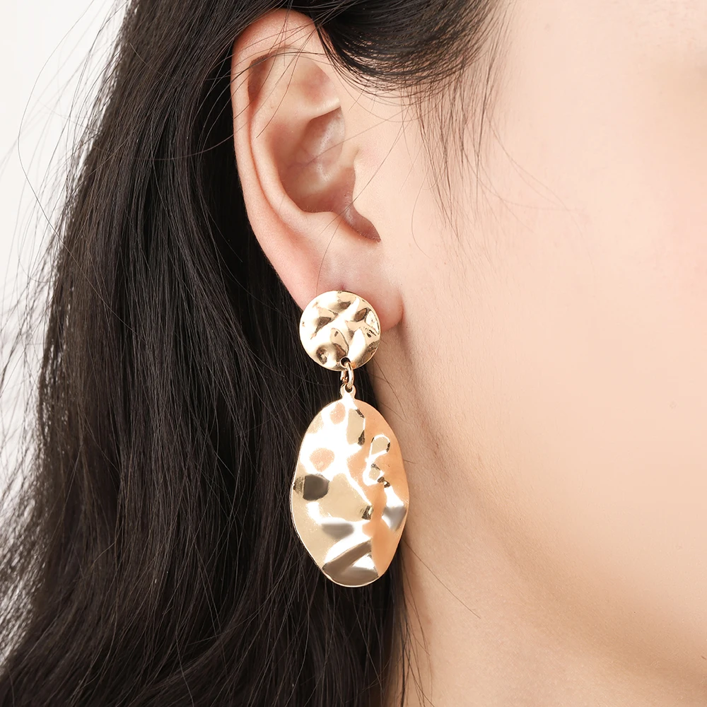 

WYBU Sporty Style Metal Oval Drop Hoop Earring For Women Hyperbole 2020 Gold Plate Round Drop Earing Ear Jewelry For Friend Gift