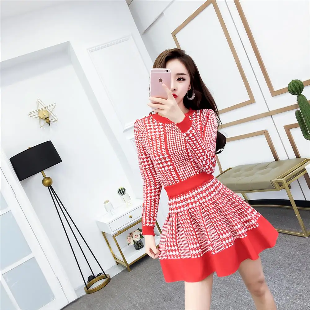 Женский трикотажный комплект из двух предметов клетчатый свитер с длинным