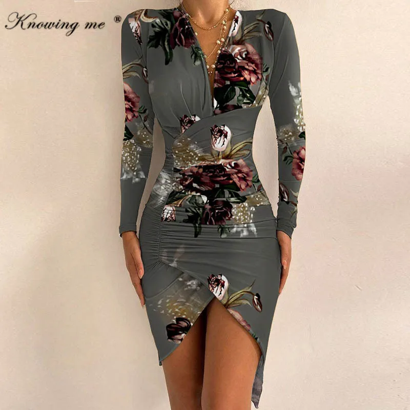 

Женское облегающее мини-платье с цветочным принтом, длинным рукавом и оборками