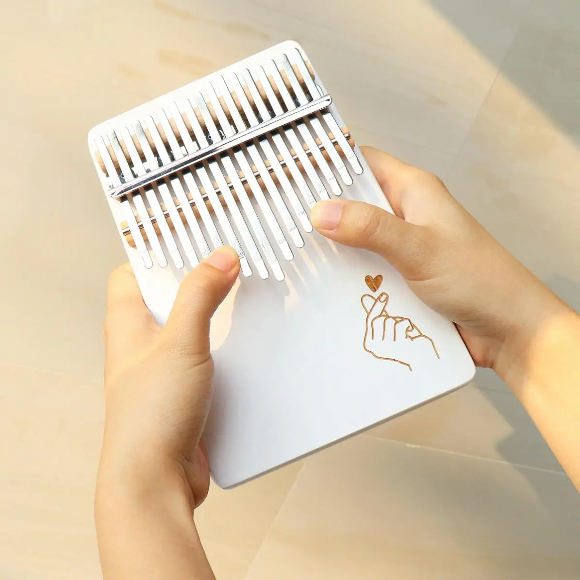 17 Keys Thumb Piano Kalimba White Finger Heart Pattern Solid Single Board Pine Mbira Mini Keyboard Instrument | Спорт и развлечения