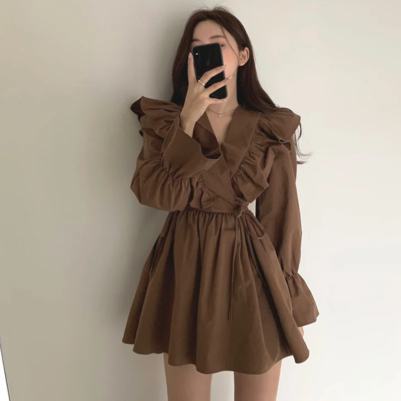 

Корейское платье с длинным рукавом Ранняя весна с оборками V-образным вырезом с боковым ремешком закрывающий талию дизайн