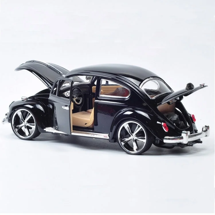 Модель автомобиля из сплава под давлением VW Beetle в масштабе 1/18 коллекционные