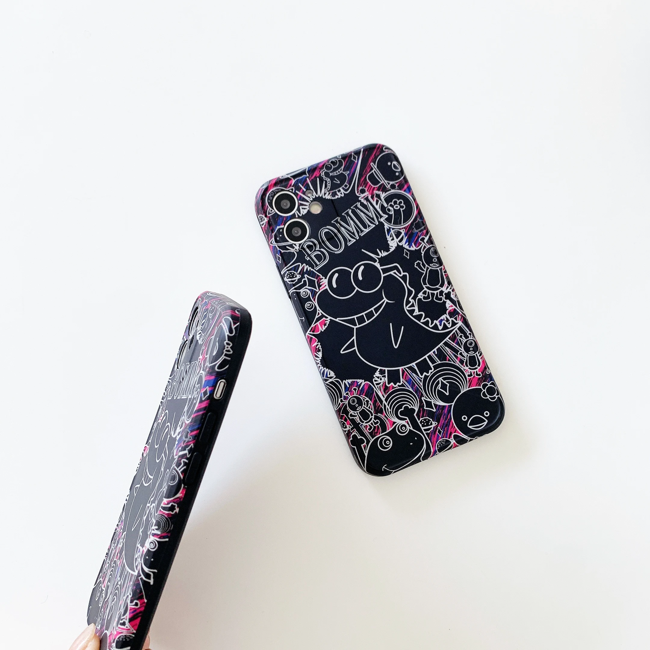 

The fashionable rock frog pattern is suitable for iPhone 11 and iPhone 12 series mobile phone cases