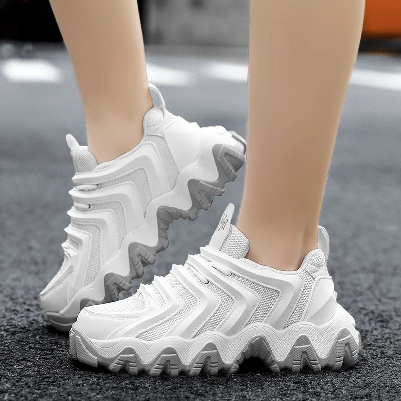 Мужские кроссовки на массивной подошве толстой для бега модная повседневная