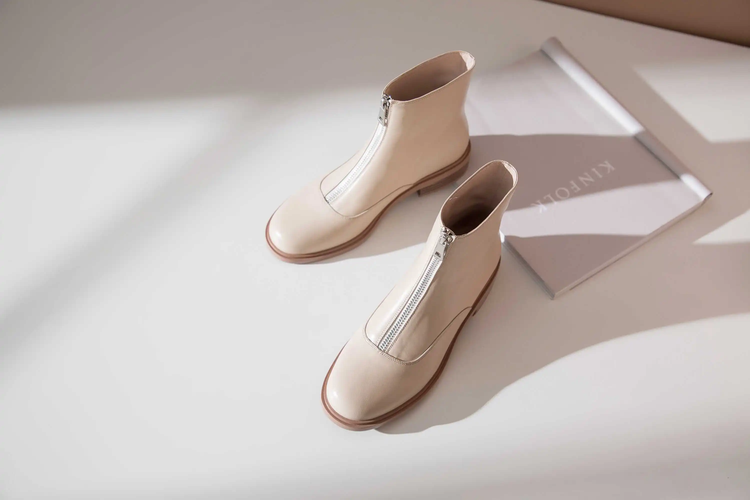 krazing pot winter warm leisure simple style genuine leather solid round toe low heels women fashion Zipper punk ankle boots L00