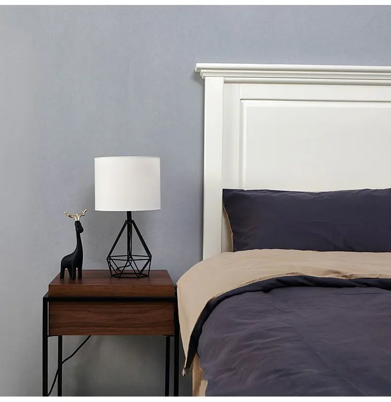 Modern minimalist metal paint rose gold hollow diamond design cloth table lamp personality diamond LED lighting bedroom decor
