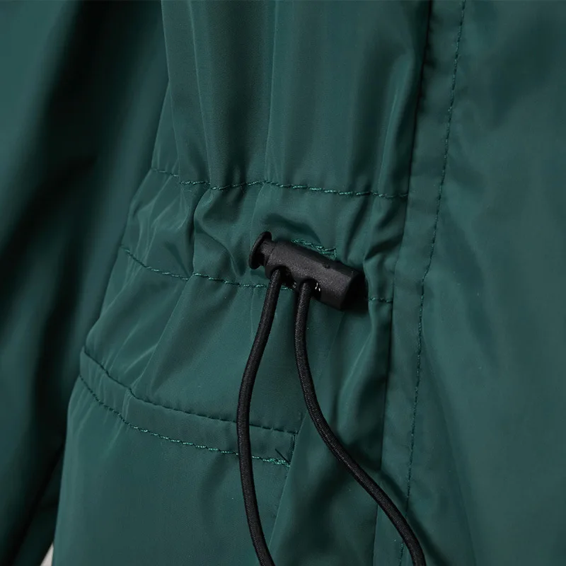 Женская непромокаемая ветровка с капюшоном приталенная Длинная для занятий