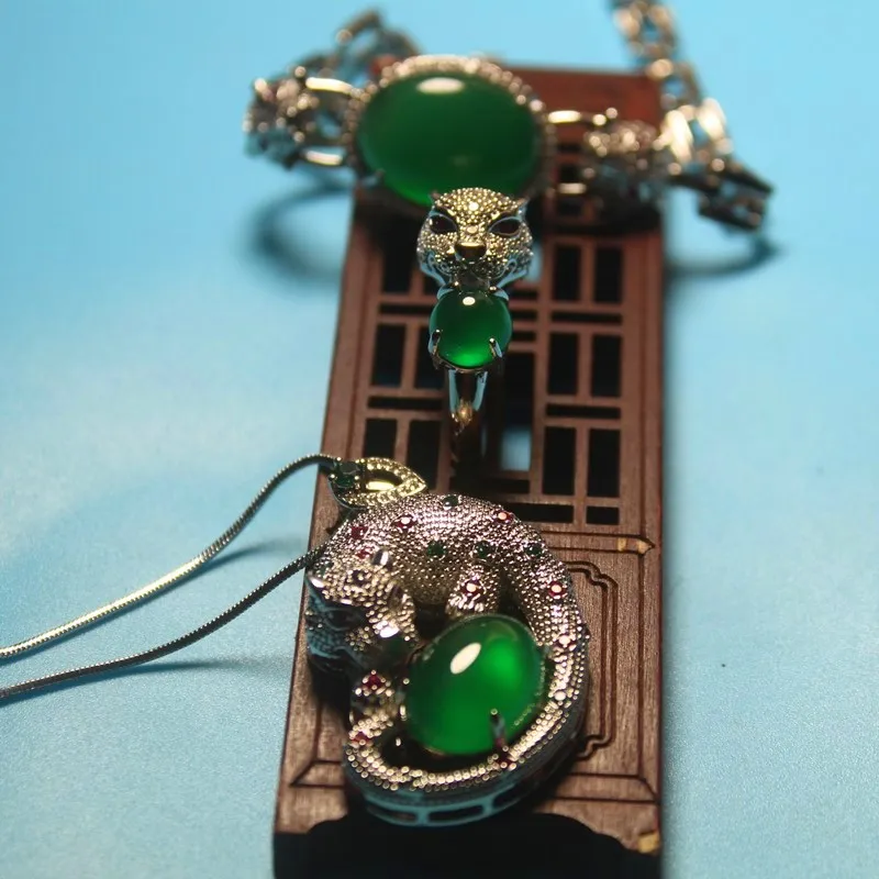 

Liemjee Wholesale Fashion Classic Green Chalcedony Silver Plated Jewelry Set Ring Earring Necklace for Women Namour Charm Gift