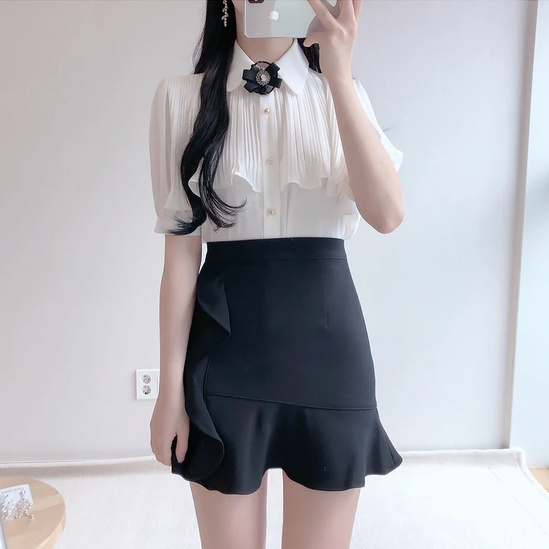 Женская винтажная блузка на пуговицах элегантная белая с оборками и бантом лето