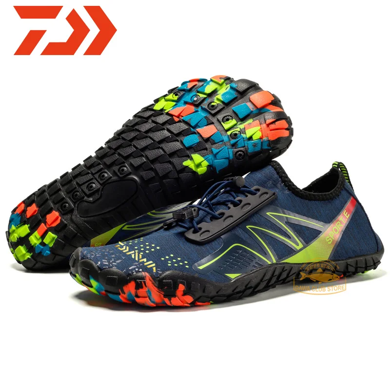 

New Daiwa Fishing Water Shoes Men Outdoor Breathable Wading Climbing Shoes Beach Quick-Drying Dawa Fishing Wearable Shoes
