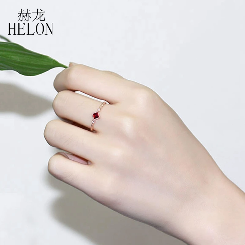 Женское кольцо с натуральным рубином и бриллиантами под розовое золото 14 к