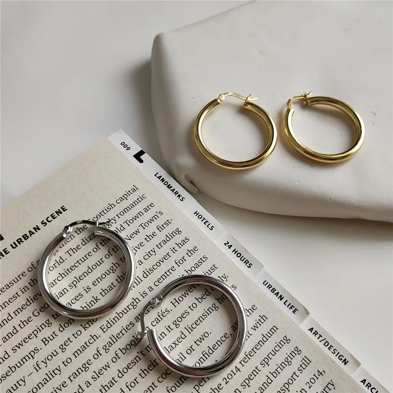 

RUIYI Real 925 Sterling Silver Korean Luxury Women Smooth Surface Hoop Earrings Girls Exquisite Pure Silver Niche Gold Earrings