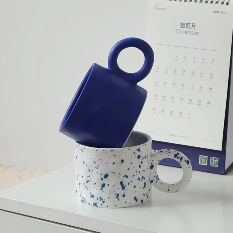 

Стакан с большими серьгами в стиле Ins, кружка для кофе, круглая ручка, ручная штамповка, синяя/белая керамическая кружка, чашки с точками, руч...