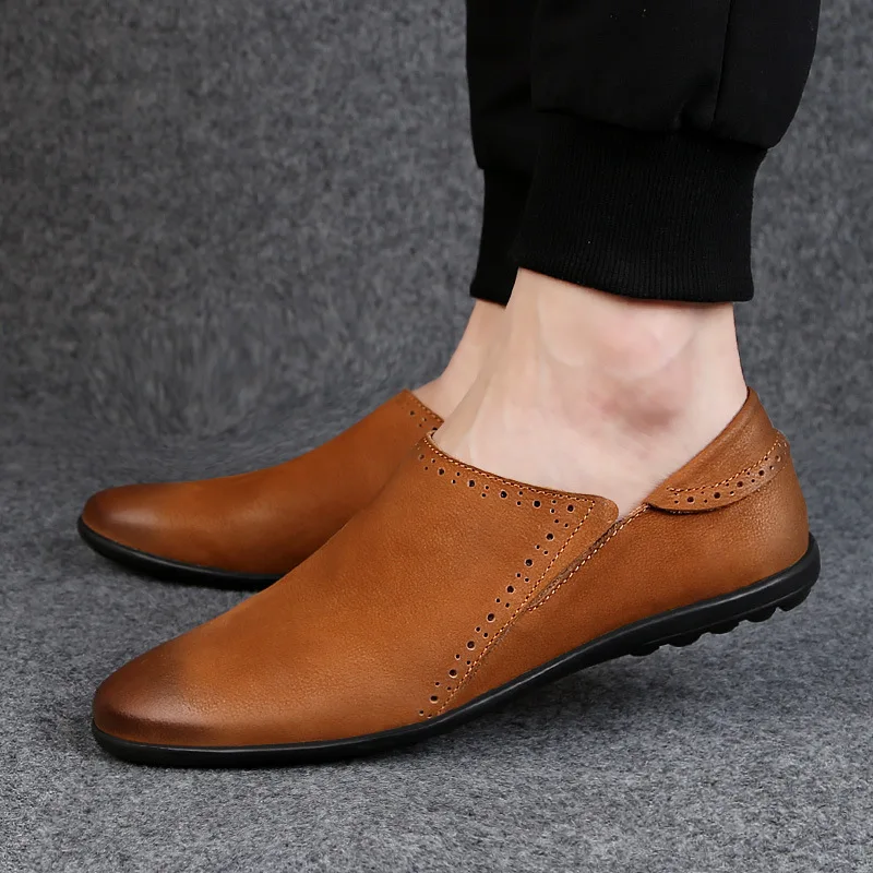 

2020 Men's Casual Beanie Shoes Pointed Toe Men's Soft Sole Brown Elegant Simple Suit Gentleman Loafers Flat Business Leather